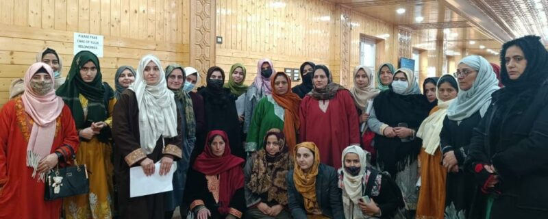 جے کے آر ایل ایم اور فوڈ سیفٹی ڈیپارٹمنٹ نے فوڈ سیفٹی ٹریننگ سے ایس ایچ جیز کو بااِختیار بنانے کیلئے تعاون کیا