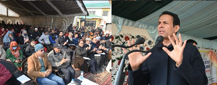 Principal Secretary PDD holds Public Grievance Redressal Camp at Akuara Anantnag