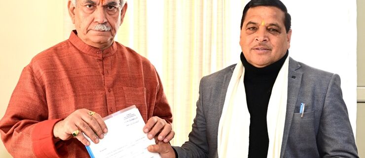 Sh Daleep Singh Parihar, former Legislator from Bhaderwah meeting Lt Governor