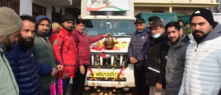 سری نگر میونسپل کارپوریشن نے بو￿ڈ ڈل سری نگر میں ’وِکست بھارت سنکلپ یاترا‘ کیمپ کا اِنعقاد کیا