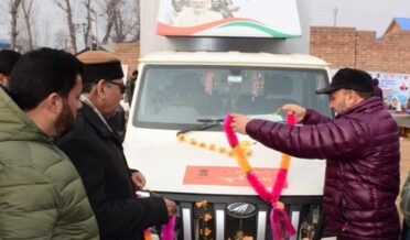 سری نگر میونسپل کارپوریشن نے زینہ کوٹ سری نگر میں ’وِکست بھارت سنکلپ یاترا‘ کے تحت مختلف سرگرمیوں کا اِنعقاد کیا