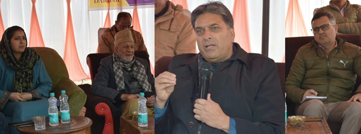 Talat Parvez presides over public darbar at Sumlar Bandipora