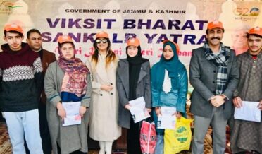 Yasha Mudgal joins Viksit Bharat Sankalp Yatra at Bijbehara