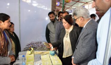 چیف سیکرٹری اَتل ڈولو نے دیہی خواتین کاروباریوں کی صلاحیتوں کو ظاہر کرنے کیلئے سارس آجیویکا 2.0 کا اِفتتاح کیا