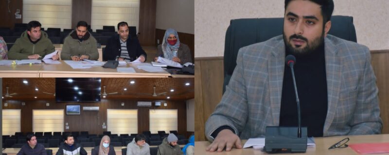 ضلع ترقیاتی کمشنر بڈگام نے ریونیو کے کام کاج کا جائزہ لیا