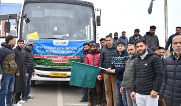 ضلع ترقیاتی کمشنر شوپیاں نے منی سیکرٹریٹ شوپیاں میں جامع زرعی ترقیاتی پروگرام کے تحت