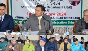 Dr Singla holds Public Darbar at Banquet Hall, Srinagar