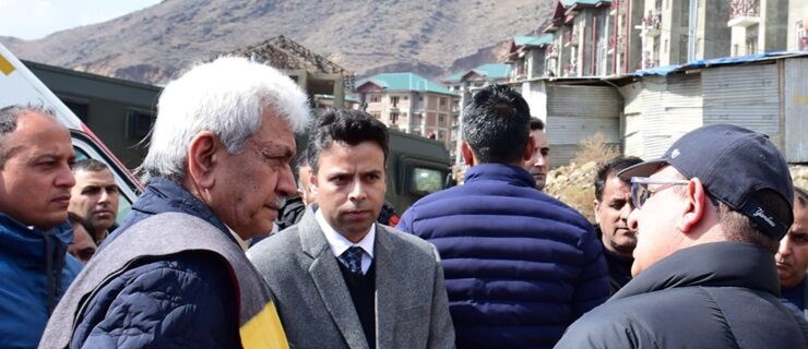 Lt Governor Sh Manoj Sinha conducts on-site inspection and reviews ongoing construction work of Transit Accommodation at Zewan
