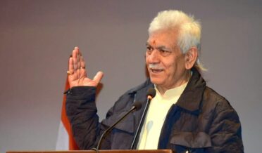 لیفٹیننٹ گورنر نے سری نگر میں صوبہ کشمیر سے پہاڑی کمیونٹی کے 160 رُکنی وفد سے بات چیت کی