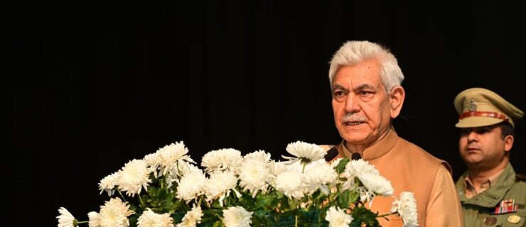 Lt Governor Shri Manoj Sinha inaugurated 'New J&K-New Hope' cultural festival at Abhinav Theatre