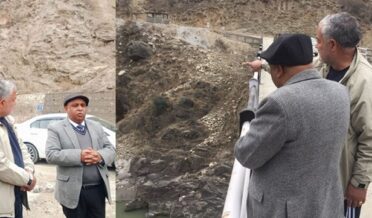 سریش کمار گپتا نے پانڈواس کے مقام اوراِک مُکھی شیوجی مندر کا دورہ کیا