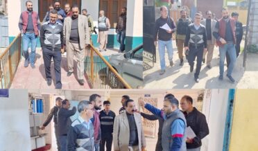 DC DEO Bandipora inspects various polling stations