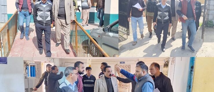 DC DEO Bandipora inspects various polling stations