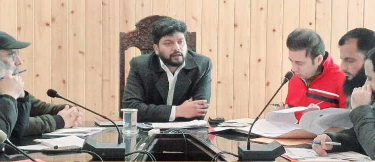 ضلع ترقیاتی کمشنر گاندربل نے ’ وَن ڈسٹرکٹ وَن پروڈکٹ ‘ اَقدام کو فروغ دینے کیلئے میٹنگ کی صدارت کی