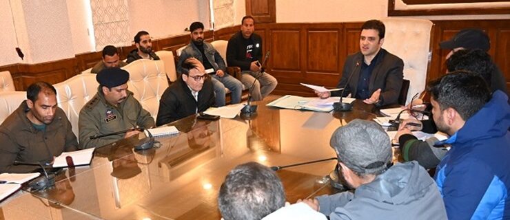 DC Kulgam reviews arrangements for Ramdhan ul Mubarak
