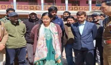 DC Kupwara visits Handwara, conducts comprehensive inspection of Strong room, Polling Stations, Election control Room, Development works