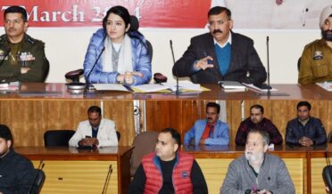 ضلع ترقیاتی کمشنر اودھمپور نے سب اِنسپکٹر فائنانس اِمتحان کی تیاریوں کا جائزہ لیا