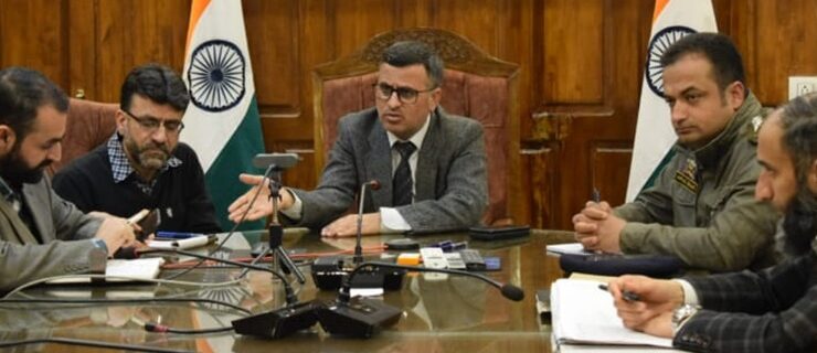DEO Bandipora chairs meeting on Absentee Voter Essential Services.