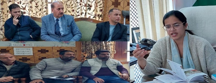 DEO Kupwara convenes meeting with representatives of political parties