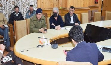 صوبائی کمشنر کشمیر نے باغِ گلِ لالہ کے اِنتظامات کاجائزہ لیا