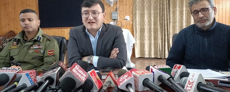 Lok Sabha Election 2024 DEO Baramulla holds a press conference