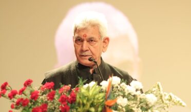 Lt Governor Sh Manoj Sinha addresses SRCCÆs Business Conclave 2024 in New Delhi