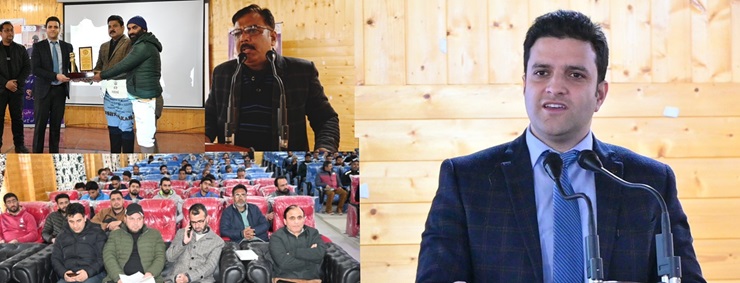 کولگام میں پی ایم وشو کرمایوجنا پر سمینا راور بیداری پروگرام کا اِنعقاد