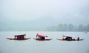 Heavy rains continue in the valley, water level in other rivers including Jhelum river is high