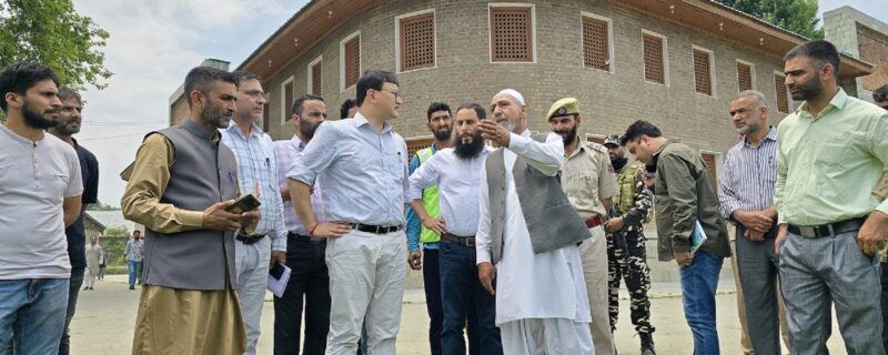 ضلع ترقیاتی کمشنر بارہمولہ نے گوم احمد پورہ میں ’ بلاک دیوس‘ کی صدارت کی