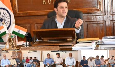 ضلع ترقیاتی کمشنر کولگام نے’جامع زرعی ترقیاتی پروگرام‘ کی ڈی ایل سی میٹنگ کی صدارت کی