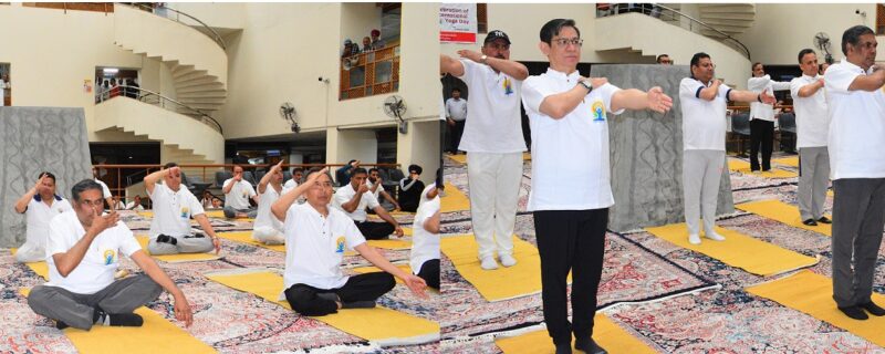 جسٹس سنجیو کھنہ نے سری نگر ہائی کورٹ میں دسویں بین الاقوامی یوگا ڈے کا اِفتتاح کیا