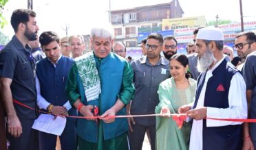 Lt Governor Sh Manoj Sinha addressed conference on ôOur Land, Our Futureö on World Environment Day at Srinagar (3)