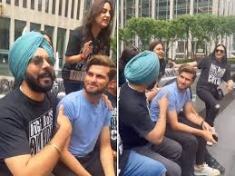 کوہلی، روہت کو اپنا بھائی سمجھو! ،شاہین کو ہندوستانی شائقین نے گھیر لیا