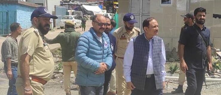 Advisor Bhatnagar visits Chandanwari Base camp