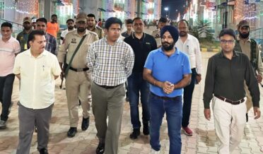 DC Ramban assesses arrangements for pilgrims at Yatri Niwas Chanderkote