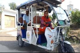 kashmiri first female auto driver