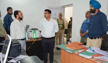 DEO Poonch visits 24x7 Election Control Room