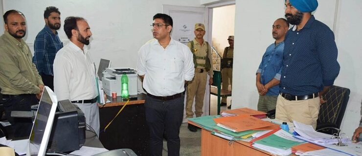 DEO Poonch visits 24x7 Election Control Room