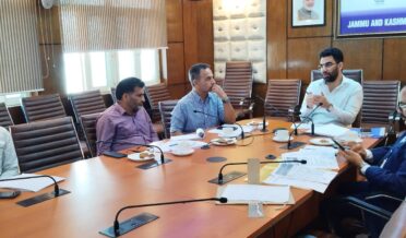 ڈاکٹر عابد رشید نے جموں وکشمیر 108اور 102 ایمبولینس ایمرجنسی سروسز کا جائزہ لیا