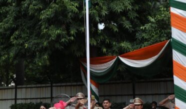 ڈاکٹر ریشمی سنگھ نے جے کے ہائوس نئی میں قومی پرچم لہرایا