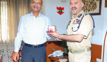 Northern Army Commander Meets J&K DGP designate, Discusses Security Measures