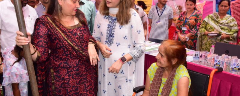 شیتل نندا نے اَکھنو ر میں عوامی دربار کی صدارت کی