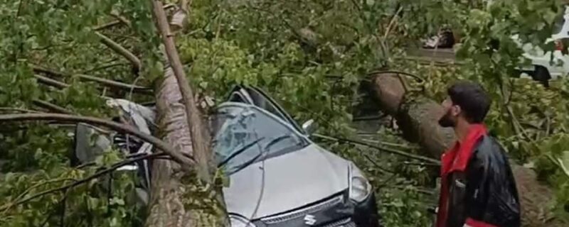 بعد دوپہر موسمی صورتحال میں پھر آئی تبدیلی ، سرینگر سمیت شمال و جنوب میں جم کر بارشیں