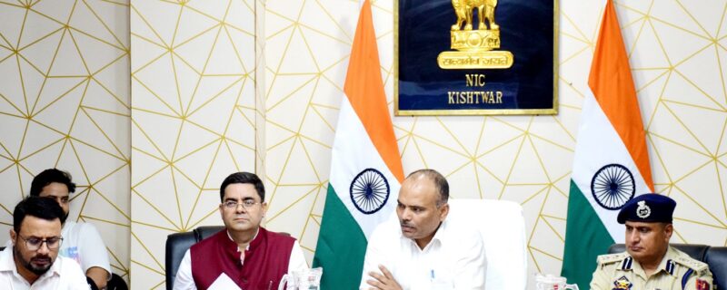 چیف الیکٹورل آفیسر نے ضلع کشتواڑ میں اِنتخابی تیاریوں کا جائزہ لیا