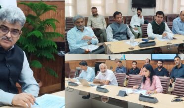 چیف سیکرٹری نے پی ایم جی کے تحت بنیادی ڈھانچہ منصوبوں کی عمل آوری کا جائزہ لیا