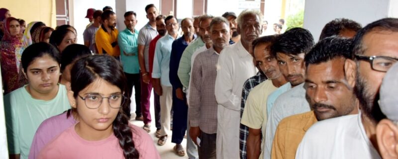 Long queues of voters seen during 2nd phase of Assembly Elections