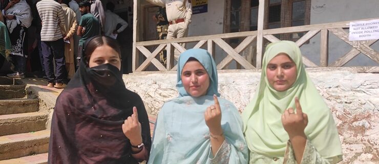 Long queues of voters seen during 2nd phase of Assembly Elections