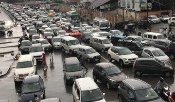 سرینگر میں ٹریفک جام کی بڑی وجہ پبلک ٹرانسپورٹ کی کمی قرار
