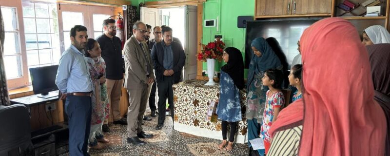 مرکزی ایڈیشنل سیکرٹری نے سری نگر میں مشن وتسالیہ اور مشن شکتی کے تحت اِداروں کا جائزہ لیا