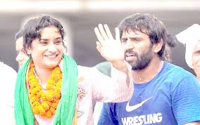 ونیش کو سرعام معافی مانگنی چاہئے : دت